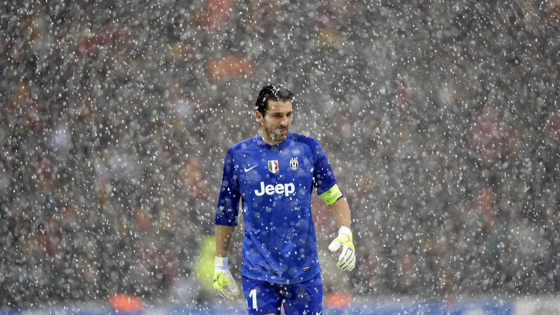 “胡利安·门德斯的脚下技巧与反应速度,助美洲狮队攻占世界舞台”