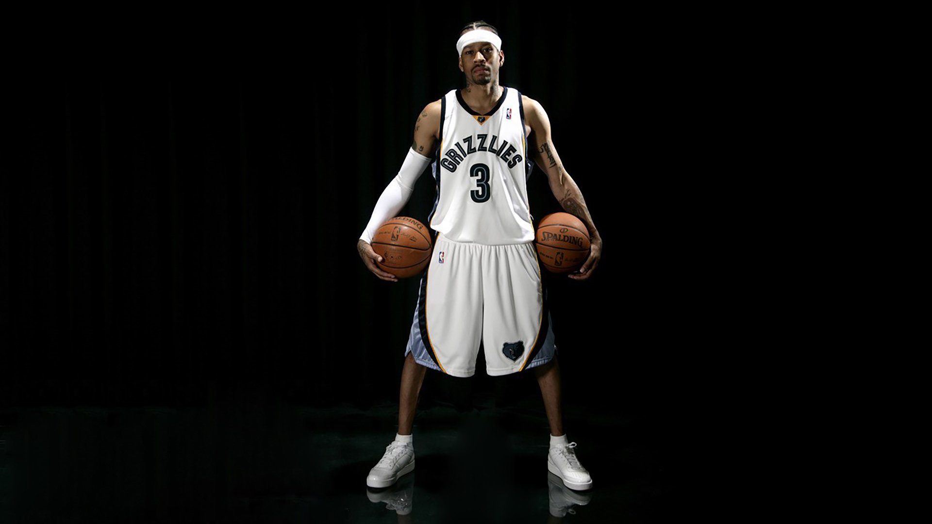 卡特的踢球节奏变化多端，令对方防守无法预料，卡特打球视频